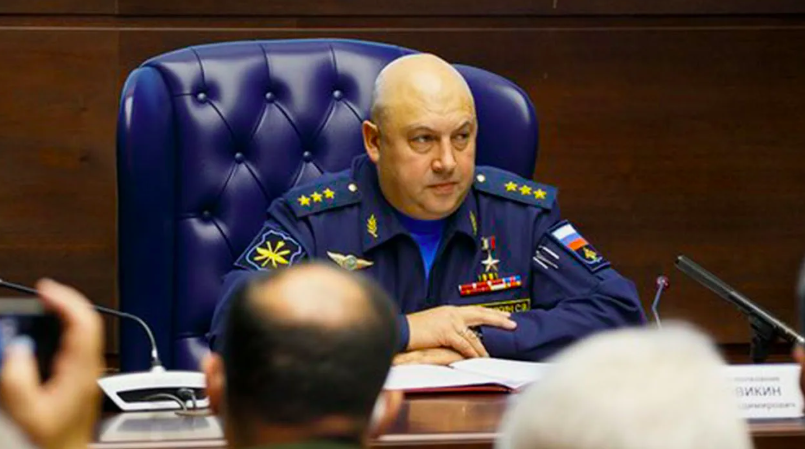 Фото Убийство военных и суицид офицера. Всплыли данные об экс-генерале СВО из Новосибирска Сергее Суровикине 4